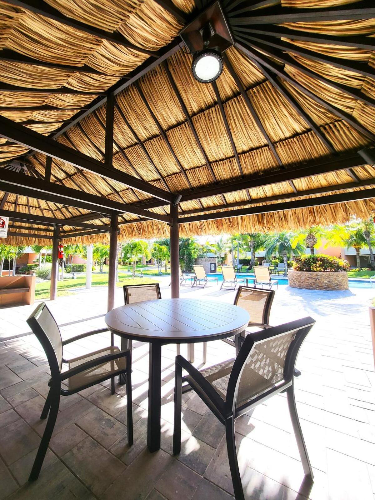 Eagle Beach Luxury House, Walking Distance To The Beach Palm Beach Zewnętrze zdjęcie